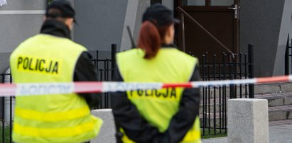 Tragedia w Białymstoku. Zwłoki kobiety i dziecka leżały przed jednym z bloków