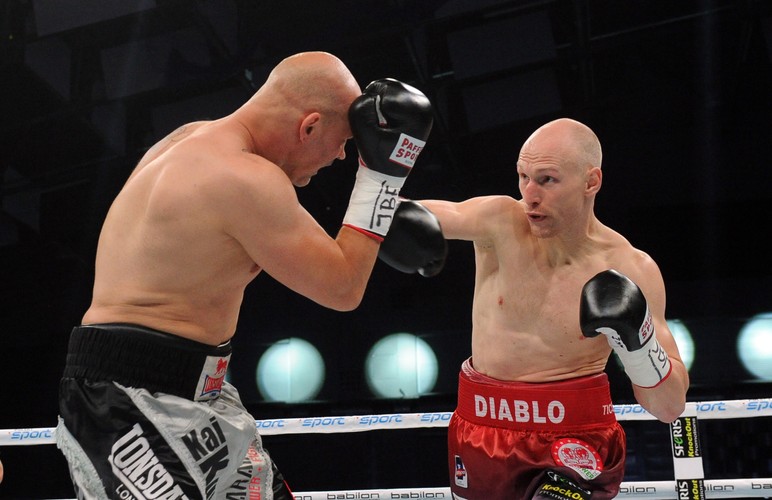 'Diablo' Włodarczyk wygrał przez nokaut. Polak zdobył pas IBF Intercontinental