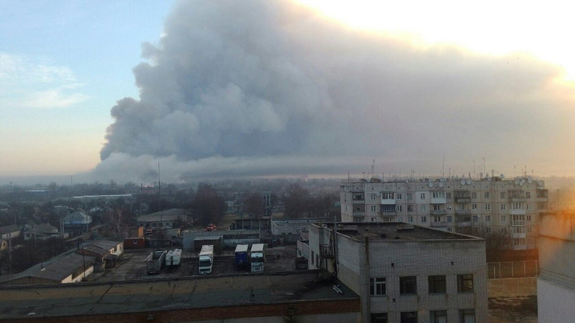 Pożar i wybuchy w składzie amunicji. Zobacz wstrząsające nagrania