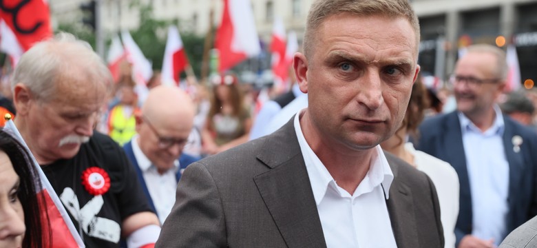 Fundacja miała pomagać dzieciom. Teraz wspiera ludzi Bąkiewicza