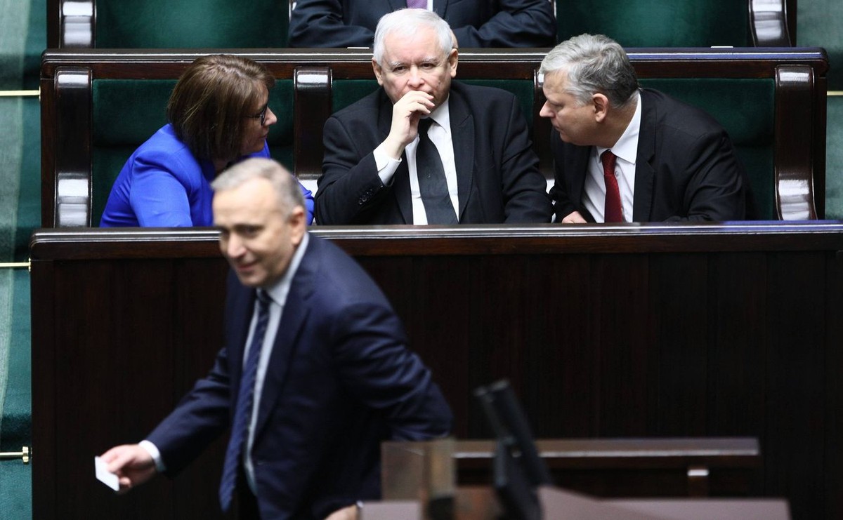 Grzegorz Schetyna i Jarosław Kaczyński w Sejmie