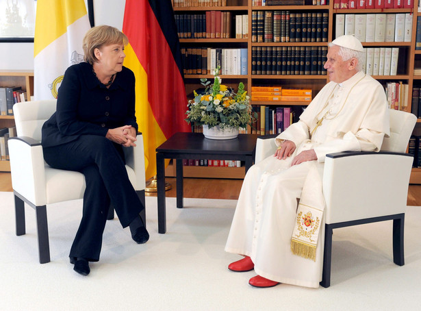 Papież rozmawiał z kanclerz Niemiec o kryzysie finansowym