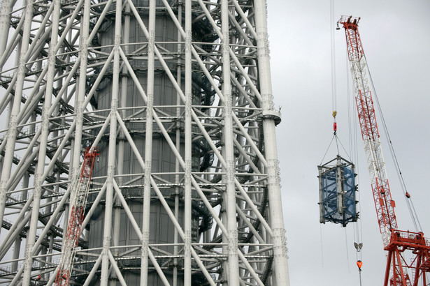 Budowa wieży Tokyo Sky Tree w Tokio