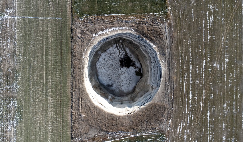 Vrtača u provinciji Konija, Anatolija, Turska