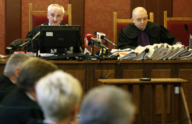 Sędzia Mirosław Ziaja podczas ogłoszenia wyroku w procesie odwoławczym ws. katastrofy w kopalni Halemba w Sądzie Apelacyjnym w Katowicach.