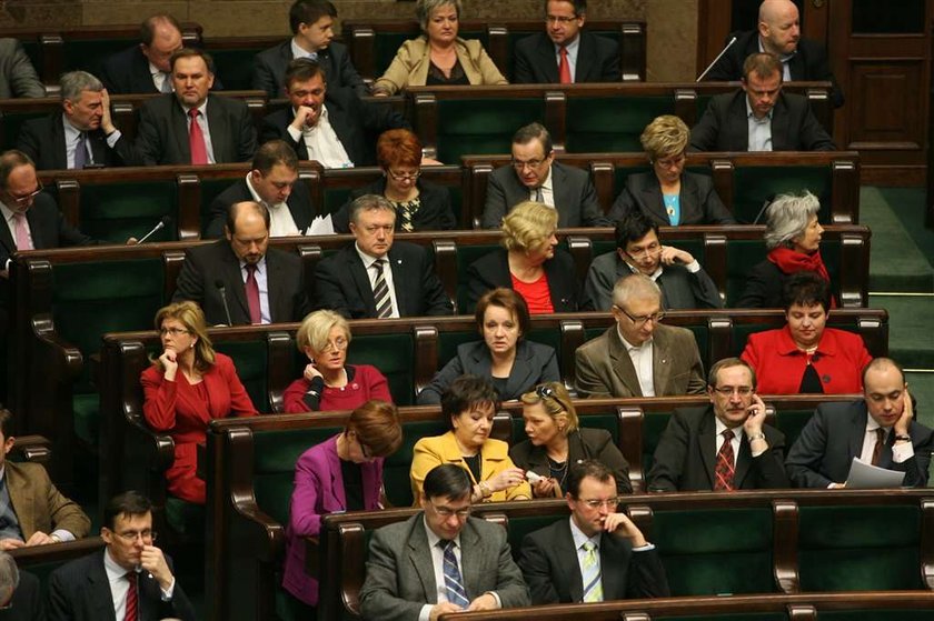 Wulgarne docinki w Sejmie. Posłanki protestują. Jak?