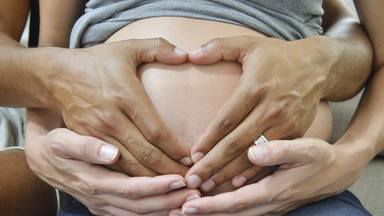 Wywoływanie porodu – na czym polega i kiedy jest wskazane?