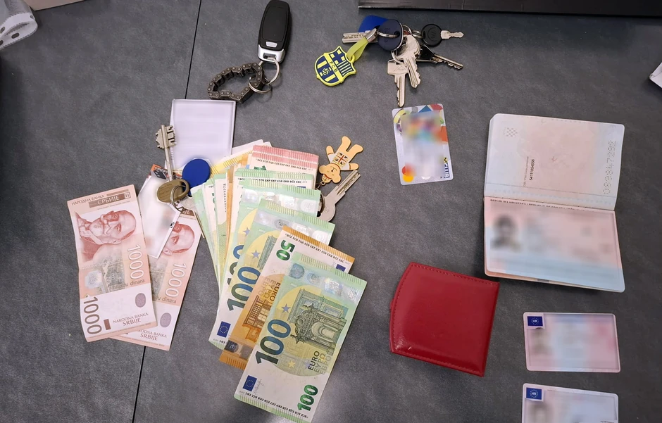 Novac koji je zaplenjen pripadnicima OKG Vračarci