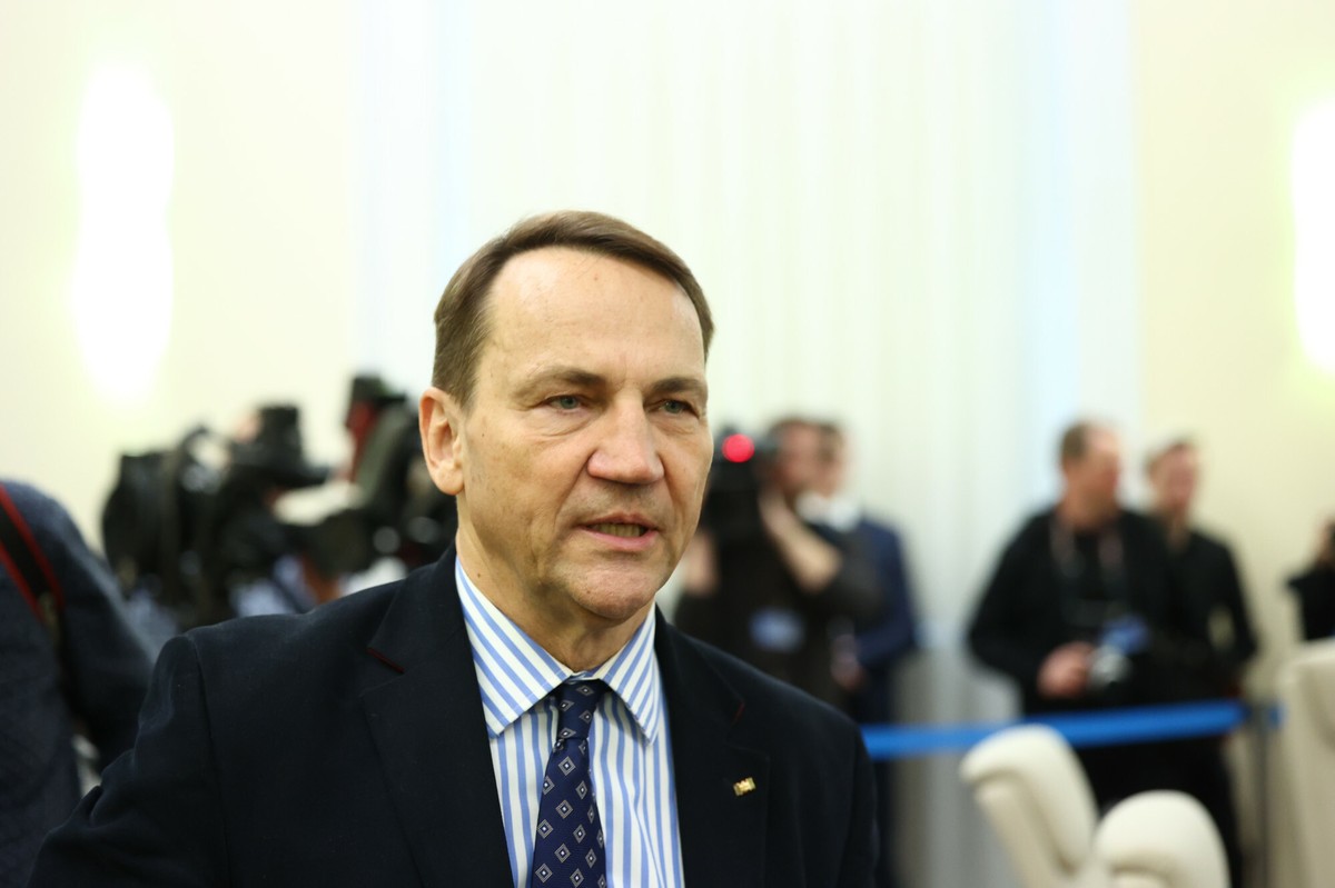 Radosław Sikorski odpowiedział Ławrowowi. "To decyzja Ukrainy, nie Rosji"