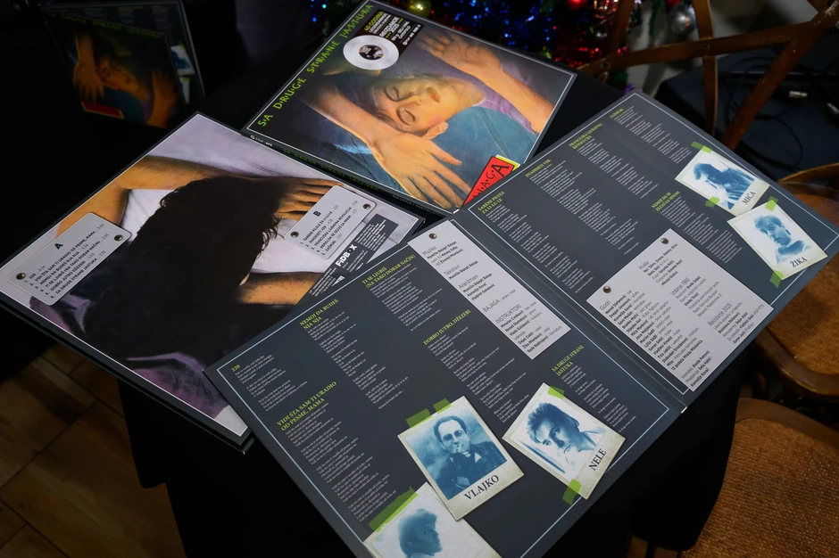 Album "Sa druge strane jastuka"