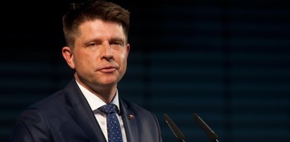 Ryszard Petru zrezygnował z funkcji przewodniczącego klubu .Nowoczesna