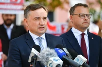 Jak Zbigniew Ziobro wymknął się służbom? Tropy prowadzą do Twierdzy Szyfrów