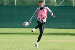 COVID-19 w organizmie Tomasa Pekharta pojawia się i znika