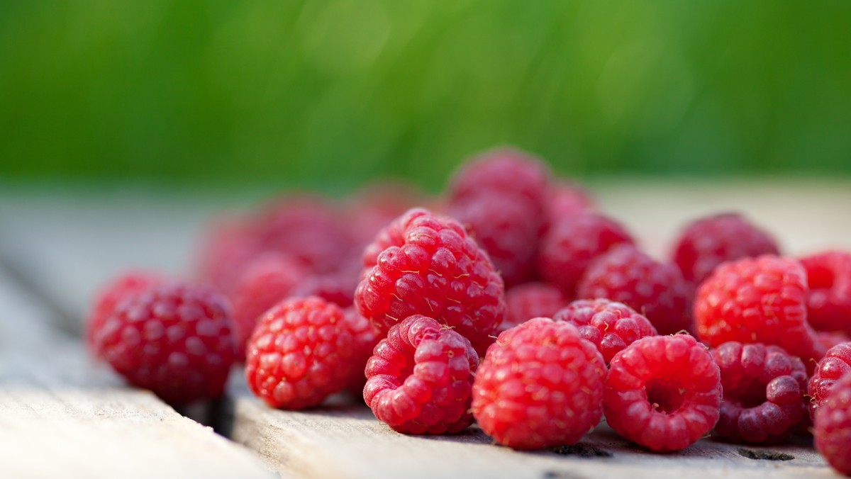 Na rynku preparatów odchudzających pojawiają się coraz to nowe propozycje dla osób chcących zgubić nadprogramowe kilogramy. Za każdym razem producenci, zachwalając swój produkt obiecują spektakularną utratę wagi bez zbędnych ograniczeń kulinarnych oraz z pominięciem wysiłku fizycznego.