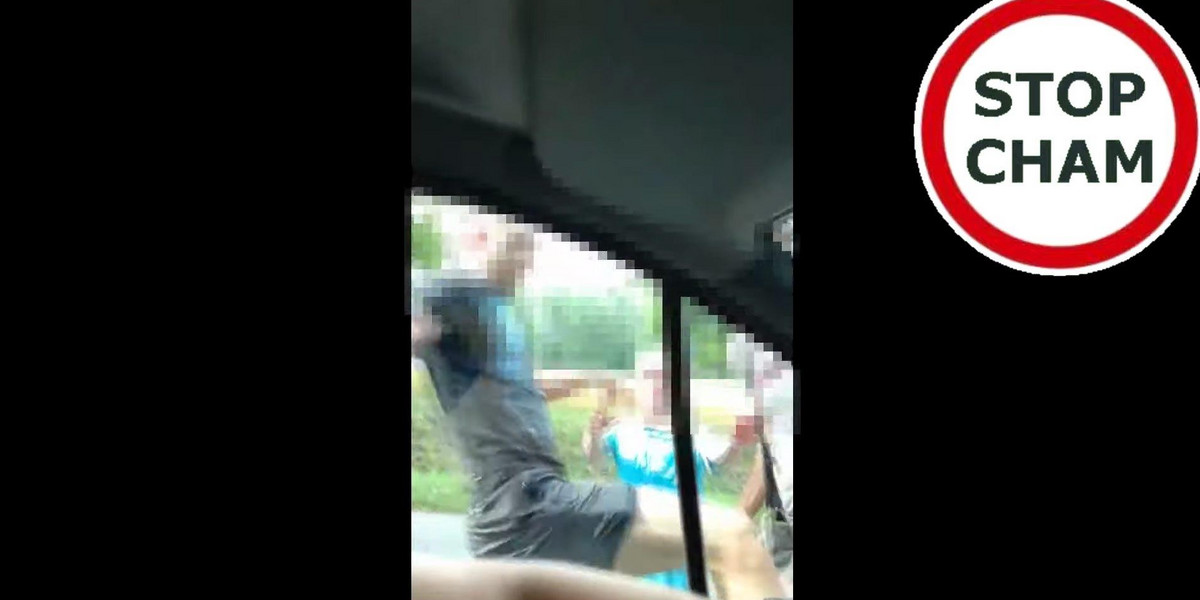 Kierowcę zaatakowało kilku młodych chuliganów