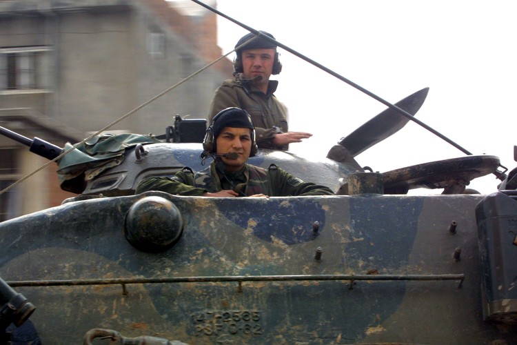 7. Turcja – leżąca w geopolitycznym węźle między Azją a Europą, Turcja dysponuje armią 666,5 tys. czynnych żołnierzy. Liczebnośc całkowitych sił zbrojnych wynosi blisko 1,2 mln żołnierzy.