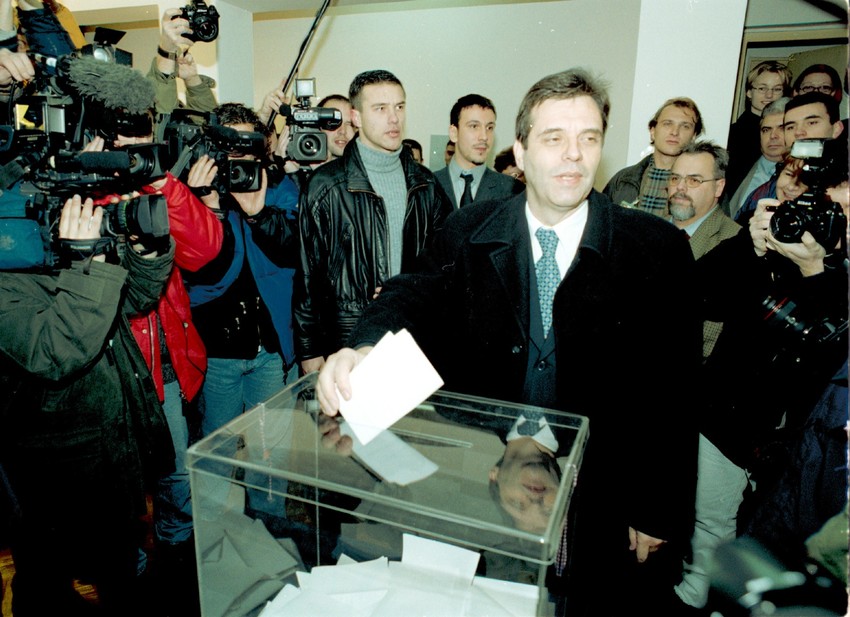 Vojislav Koštunica na glasanju