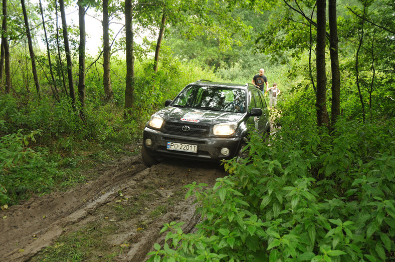 4x4 Family Adventure: baza pod namiotami