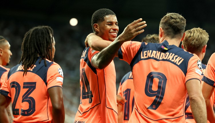 Liga Mistrzów. Lewandowski pierwszy raz w podstawowym składzie Barcelony, ale gole strzelał Rashford