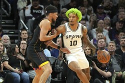 Jeremy Sochan po miesiącu wrócił do gry i zaliczył double double