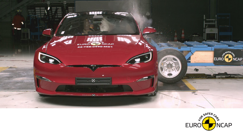 Tesla Model S w teście Euro NCAP