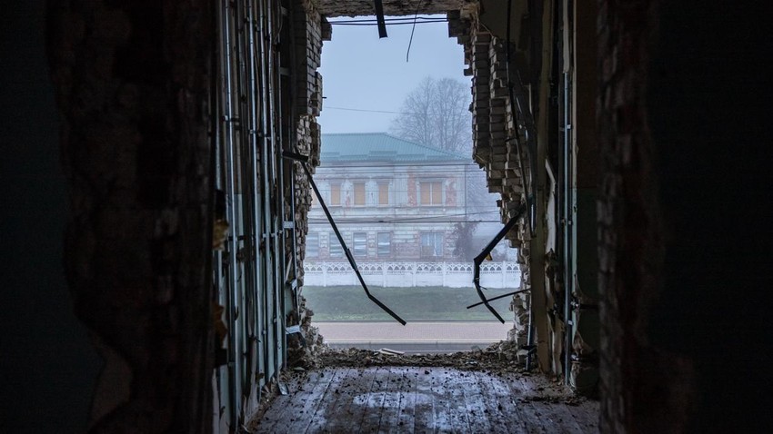Posledice ruskog napada dronom na jednu od stanica na putu do Kramatorska | Foto: Matthew Goddard/BBC