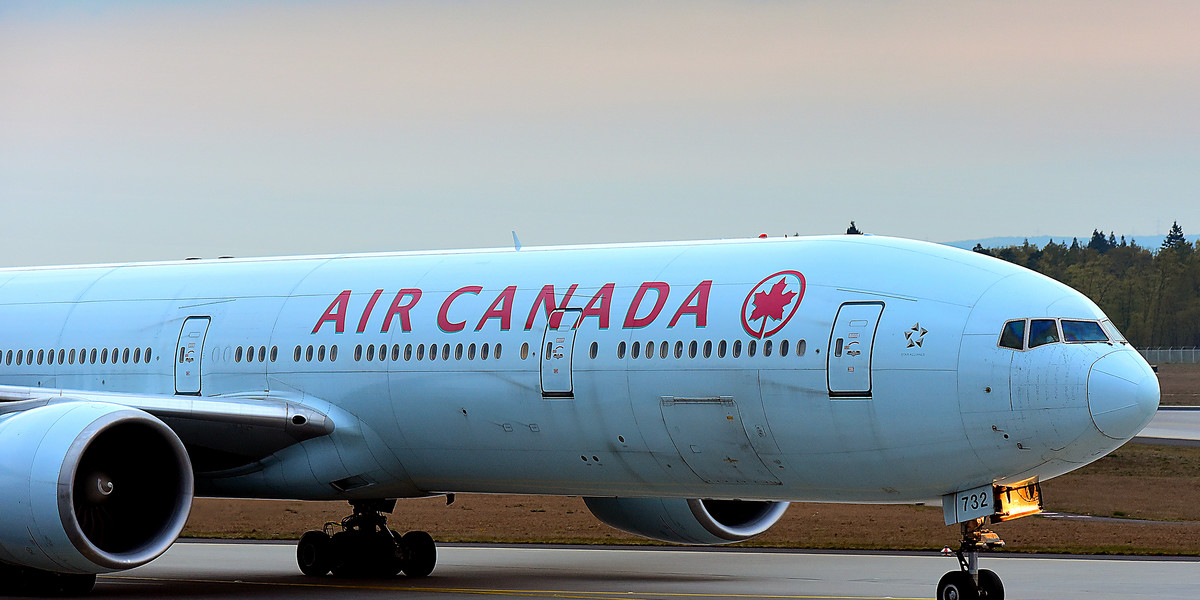 Kanadyjska Izba Gmin skrytykowała w czwartek wypłaty premii dla zarządu Air Canada.