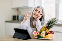 Obniża cholesterol i chroni przed cukrzycą. Seniorzy powinni jeść jednego dziennie