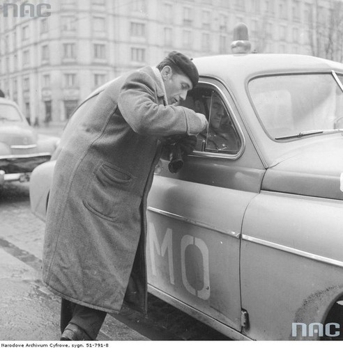 Samochód Milicji Obywatelskiej