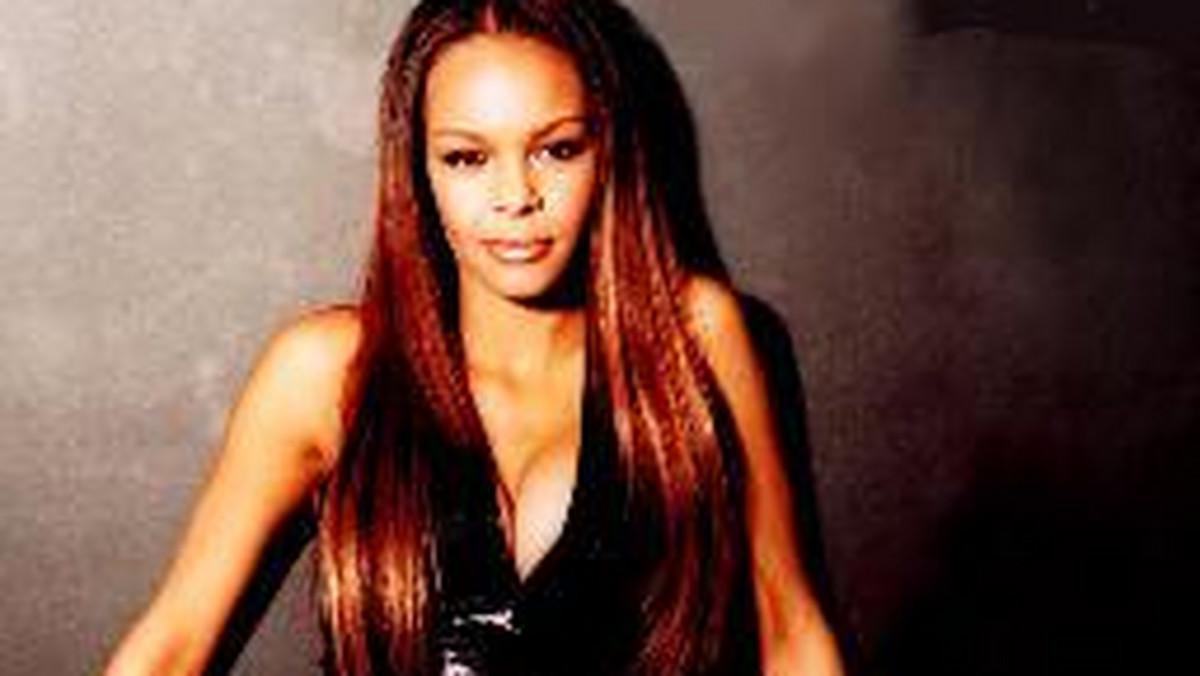 Samantha Mumba, najnowsze odkrycie muzyki pop, ma zamiar pójść w ślady Elizabeth Hurley oraz Heather Graham i zostać dziewczyną Austina Powersa.