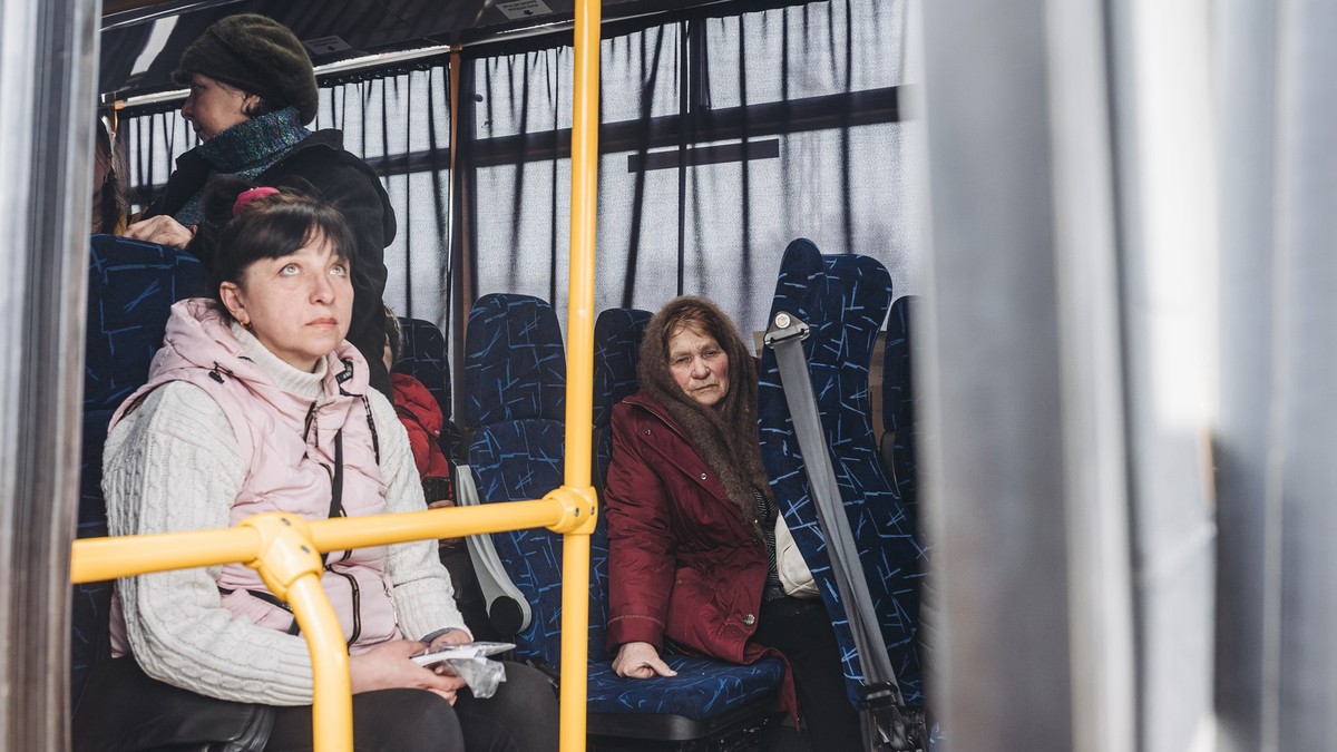 žene u autobusu, ilustracija