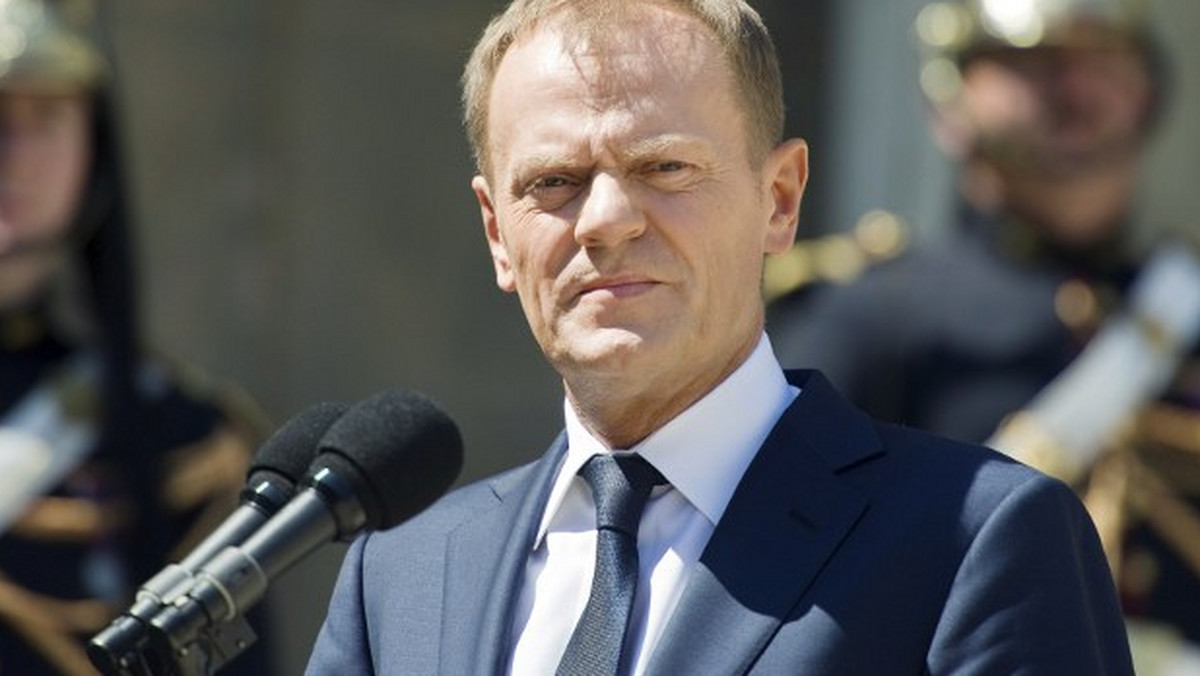 Premier Donald Tusk traci na popularności, ale trudno sobie wyobrazić, by nie dotrwał do wyborów w 2015 r. - uważa "The Economist". - Może nawet otrzymać pomocną dłoń od Jarosława Kaczyńskiego, który w przeszłości sam sobie szkodził - dodaje brytyjski tygodnik.