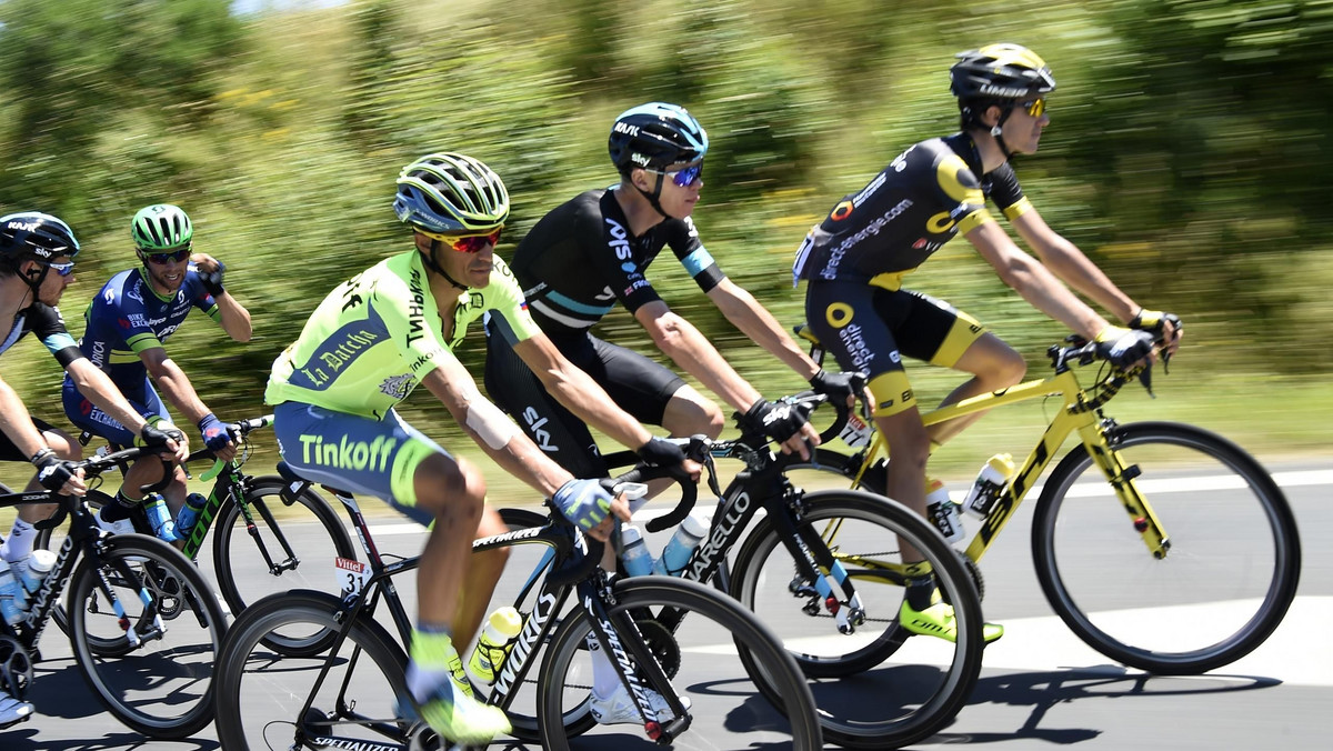 104. edycja Tour de France odbędzie się w dniach 1-23 lipca 2017 roku. Na 21 etapach kolarze pokonają łącznie 3516 km, czyli o 13 km mniej niż w tym sezonie. Zaprezentowana w połowie października trasa faworyzować powinna wybitnych "górali", a celem organizatorów było utrudnienie czołowym ekipom kontrolowania wyścigu.