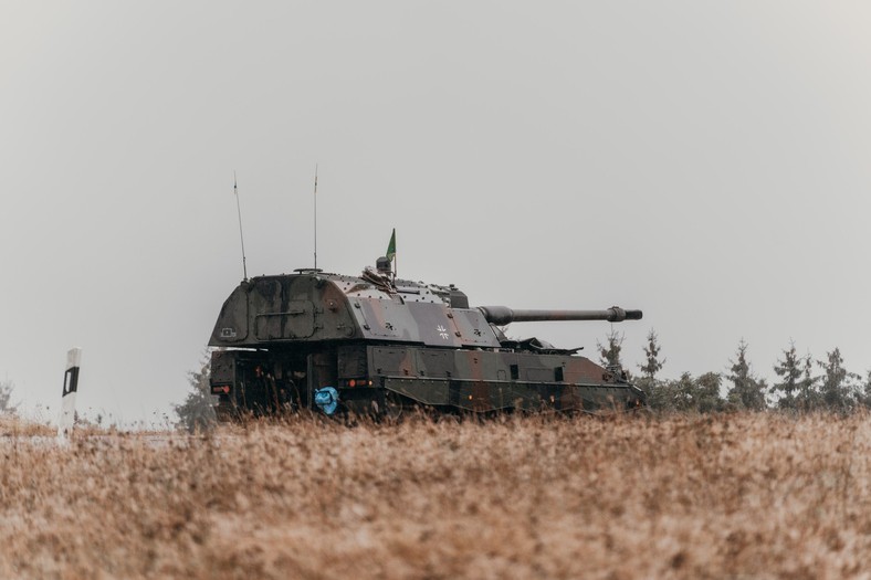 Jedną z największy zalet PzH 2000 jest dobre opancerzenie, które czynią tą haubicę bardziej bezpieczną dla załogi.