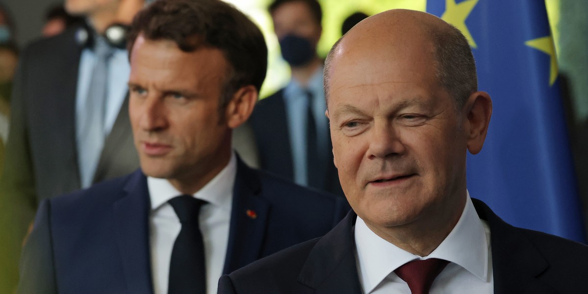 Emmanuel Macron i Olaf Scholz.