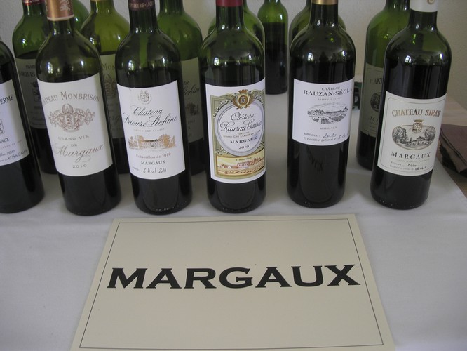 Drugie wino na liście jest znacznie starsze: <b>Château Margaux</b> rocznik 1787. Ostatni właściciel butelki otrzymał za nią 225 000 $, problem w tym, że nigdy nie została sprzedana. Pieniądze wypłacił ubezpieczyciel, po tym jak butelka uległa uszkodzeniu. Wcześniej specjaliści wyceniali ją nawet na 520 tysięcy dolarów.
