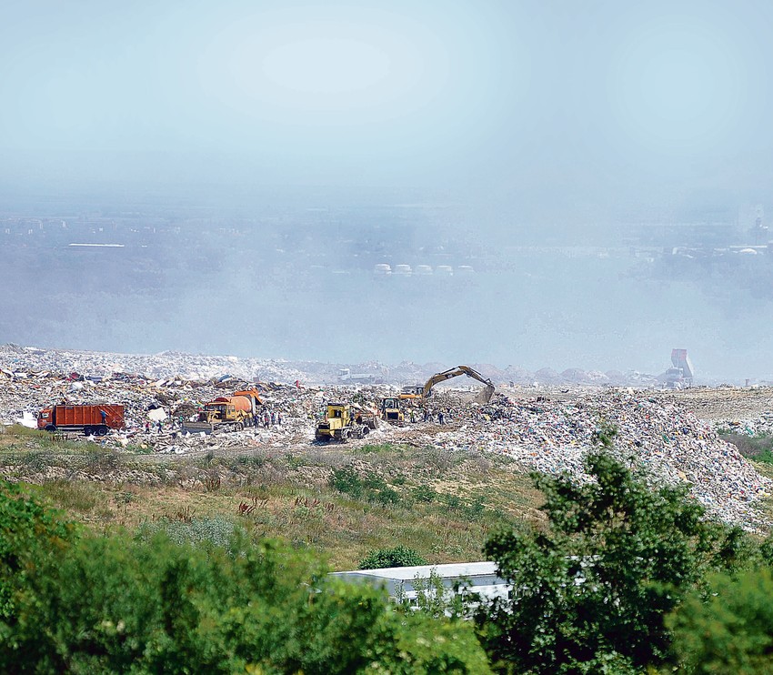 Dim se još uzdiže sa deponije