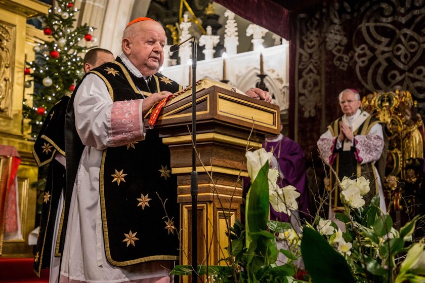 Uroczystości pogrzebowe biskupa Tadeusza Pieronka