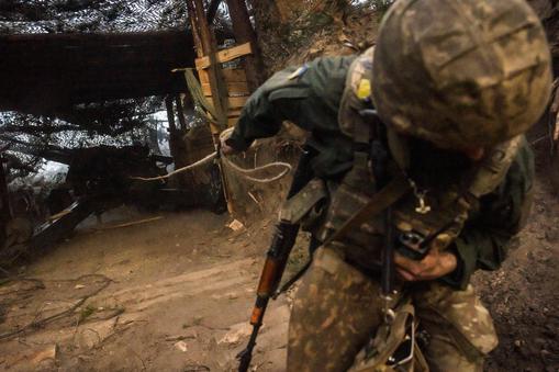 Ukraińska artyleria na froncie w Donbasie