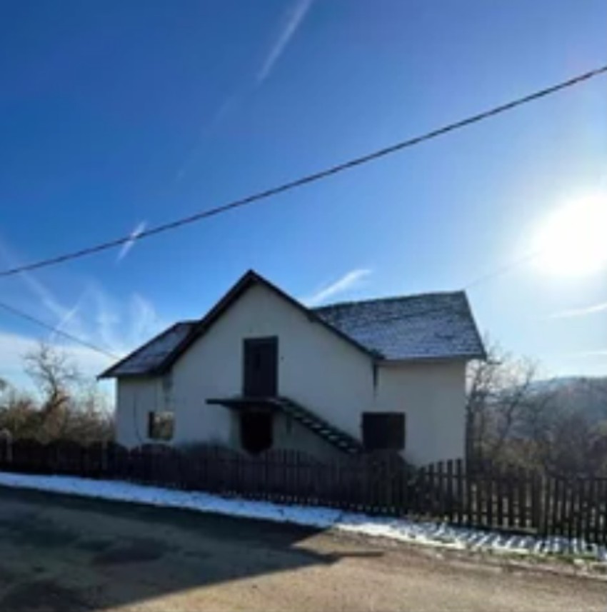 Kuća od 200 kvadrata za 15.000 evra