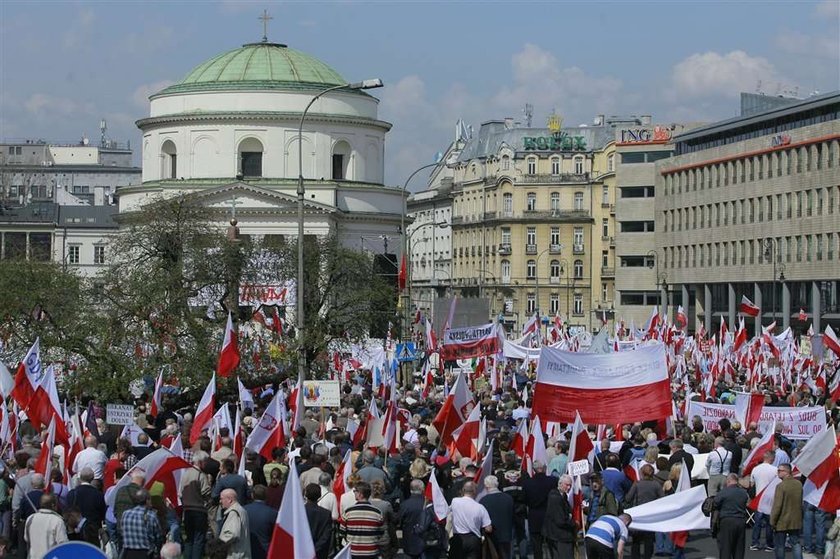 Zadyma u Olejnik. TV Trwam i oddawanie moczu