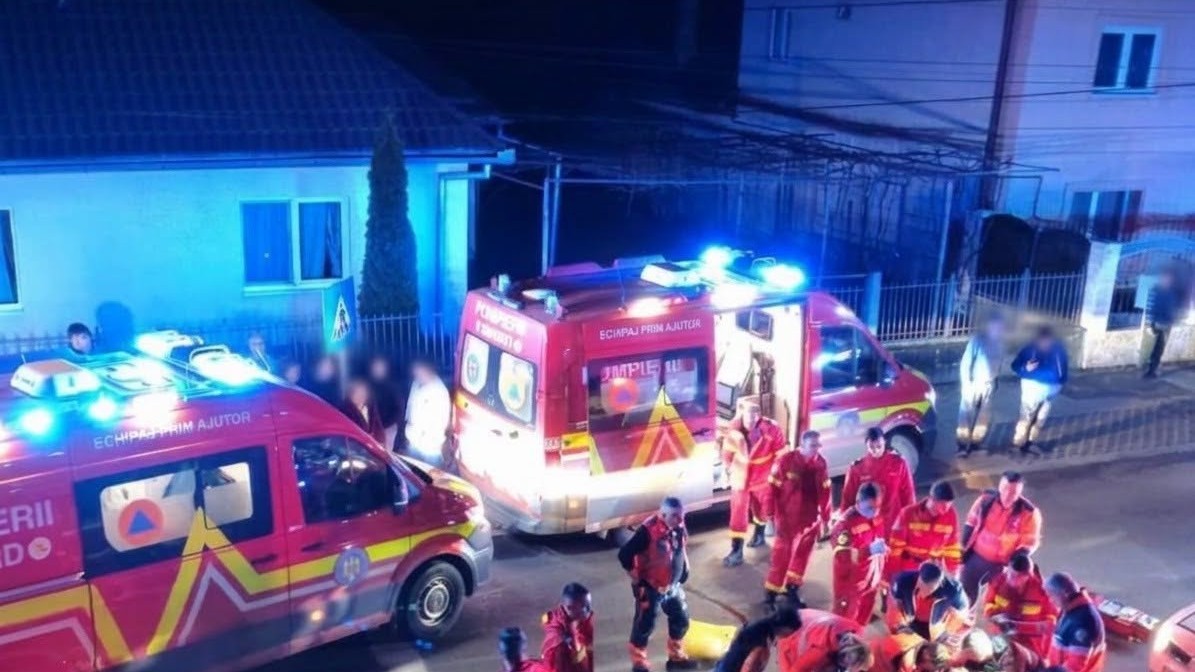 Doi copii au fost găsiți în stop cardio-respirator la Tălmaciu, Sibiu, după ce o saltea a luat foc într-o locuință