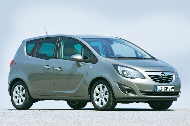 Opel Meriva - wymiana żarówki