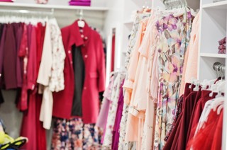 Gdzie kupować ubrania damskie online – sprawdzone sklepy internetowe