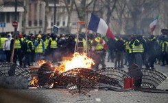 Rząd Francji winnych zamieszek szuka na Twitterze. 'Fałszywe konta kontrolowane przez rosyjskie służby'