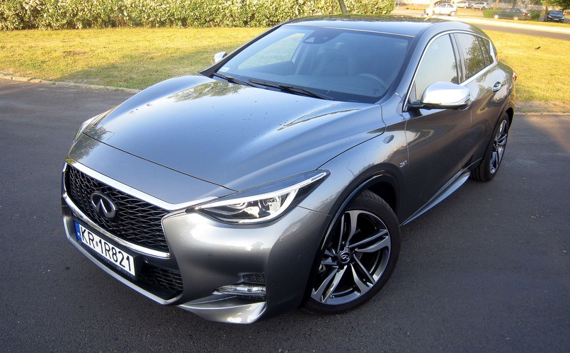 Infiniti Q30 2.0t 7DCT AWD Sport