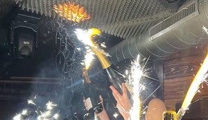 Požar u baru u Kran-Montani