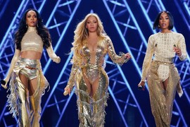 Ova 3 horoskopsa znaka ČEKA 9 GODINA LUDE SREĆE! Univerzum postaje njihov DAREŽLJIVI DEDA MRAZ jer su baš bili dobri, vredni i strpljivi