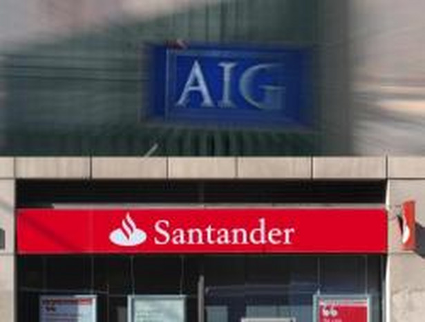 Komisja Nadzoru Finansowego (KNF) zezwoliła na połączenie Santander Consumer Bank i AIG Bank Polska poprzez przeniesienie majątku AIG Banku na Santandera, podała KNF w komunikacie w środę.