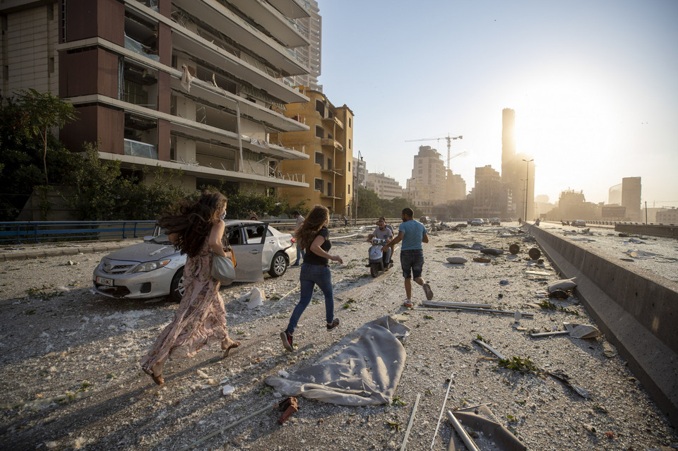 Zniszczenia po eksplozji w Bejrucie